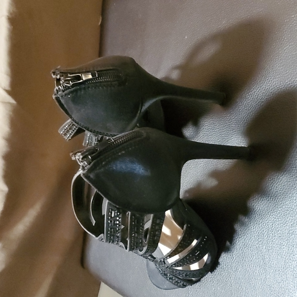 LAUREN LORRAINE Black Evening Sandals - Size 7.5